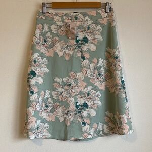 Ann Taylor Factory Skirt Womens Size 0‎ Petite Mint and Cream Floral